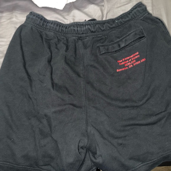 Nike double logo shorts. - Picture 3 of 5
